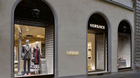 versace firenze tornabuoni|Versace Florence Via Tornabuoni .